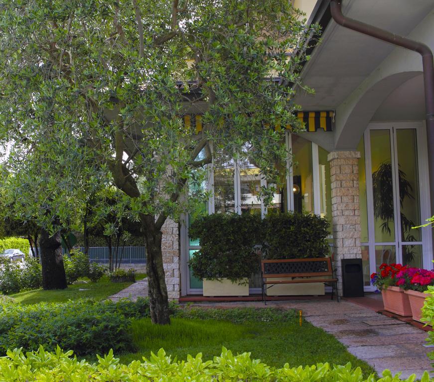 Albergo La Quiete ديسينسانو ديل غاردا المظهر الخارجي الصورة