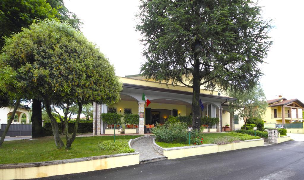 Albergo La Quiete ديسينسانو ديل غاردا المظهر الخارجي الصورة